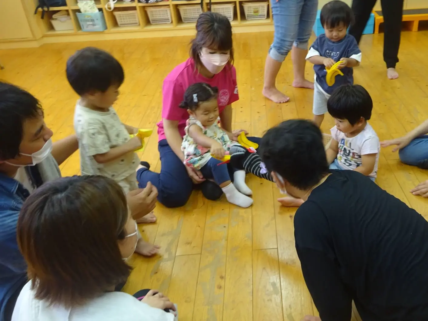 little children and parents at Tanpopo with childminders