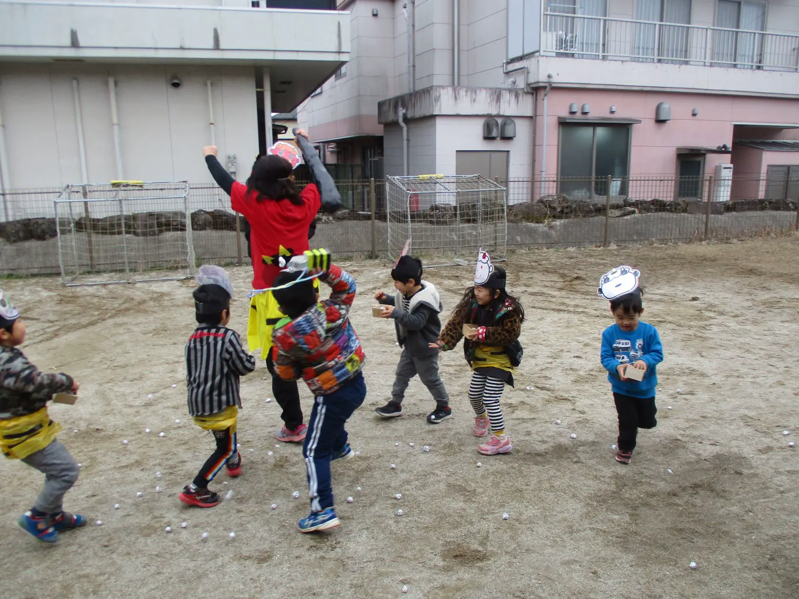 children at Tanpopo playing with a childminder